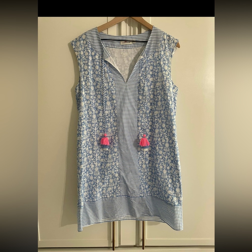 Vineyard Vines size medium dress